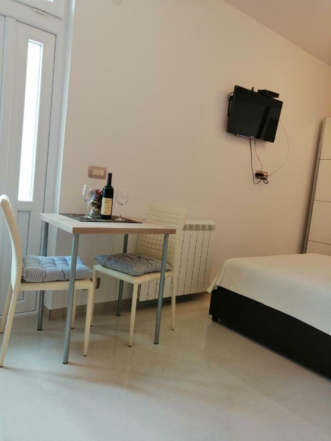 Studio Apartman Irena 2 Биела Екстериор снимка