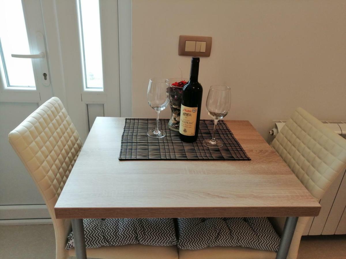 Studio Apartman Irena 2 Биела Екстериор снимка